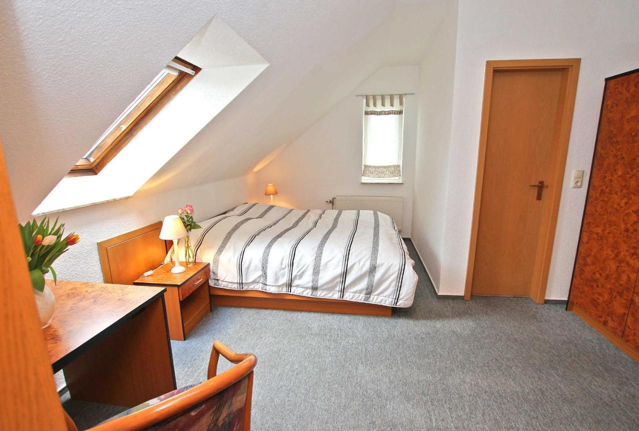 Gemütliche, ruhig gelegene Pension bei Putbus RÜG 2330 Exterior foto