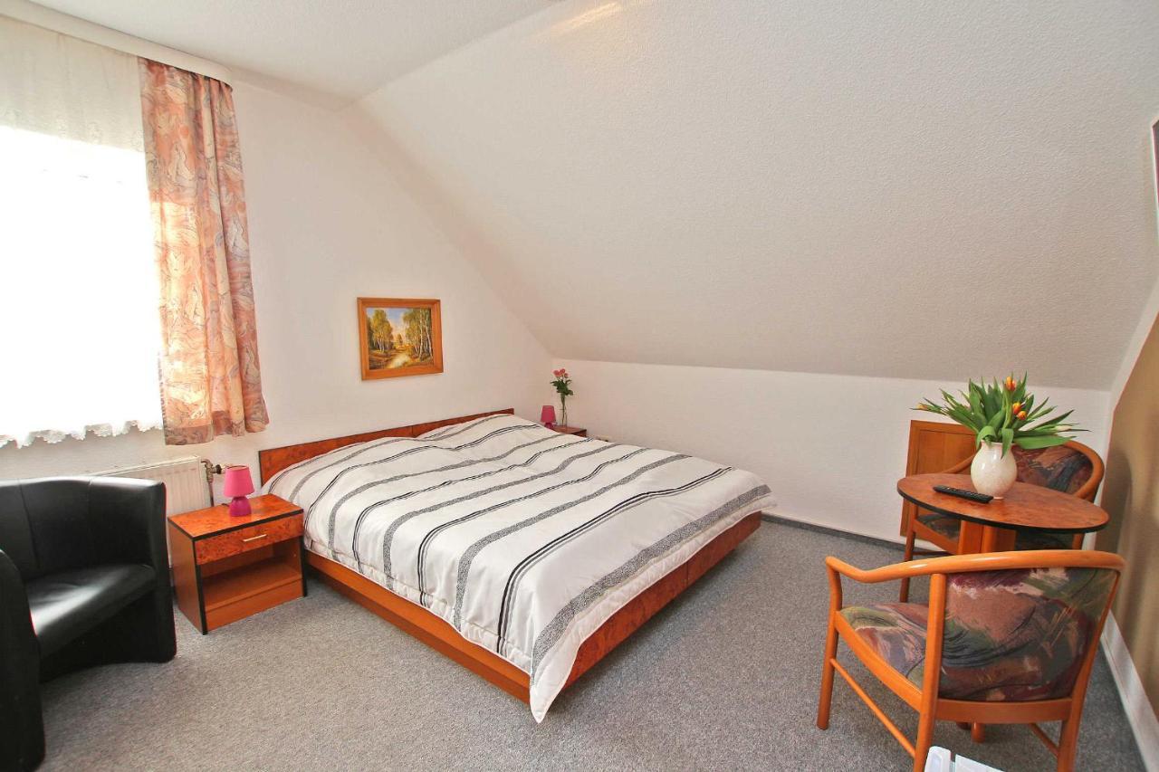 Gemütliche, ruhig gelegene Pension bei Putbus RÜG 2330 Exterior foto